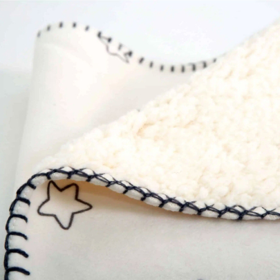 HERDING 75 x 100 cm Baby Kleiner Lieblingsmensch Wendedecke Lammfelloptik